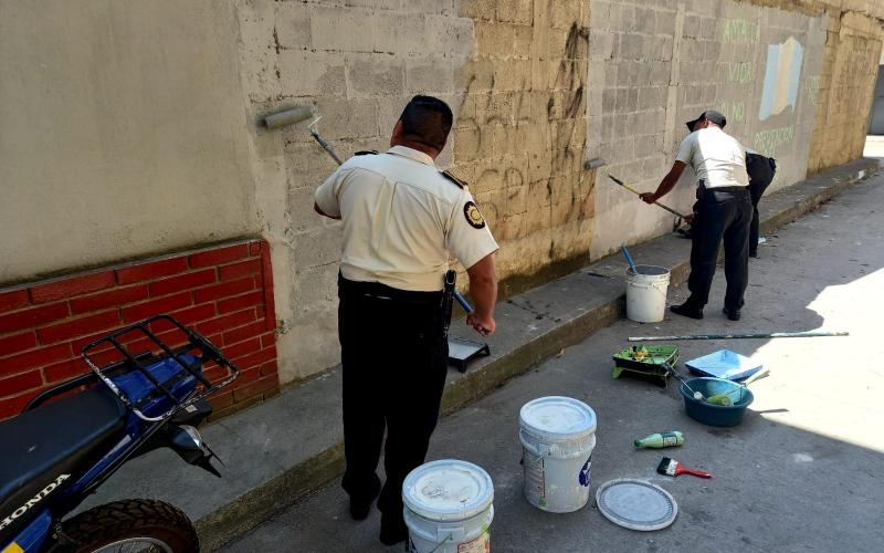 Agentes de Prevención recuperan Espacios Públicos en zona  18 