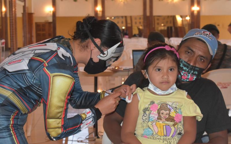 Jornadas de vacunación contra el Coronavirus, COVID-19 en el departamento de Guatemala, dirigida a los niños entre los seis y once años de edad