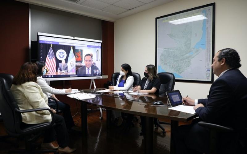 Canciller Búcaro y secretario Mayorkas reiteran compromiso en combate al coyotaje y crimen organizado transnacional  