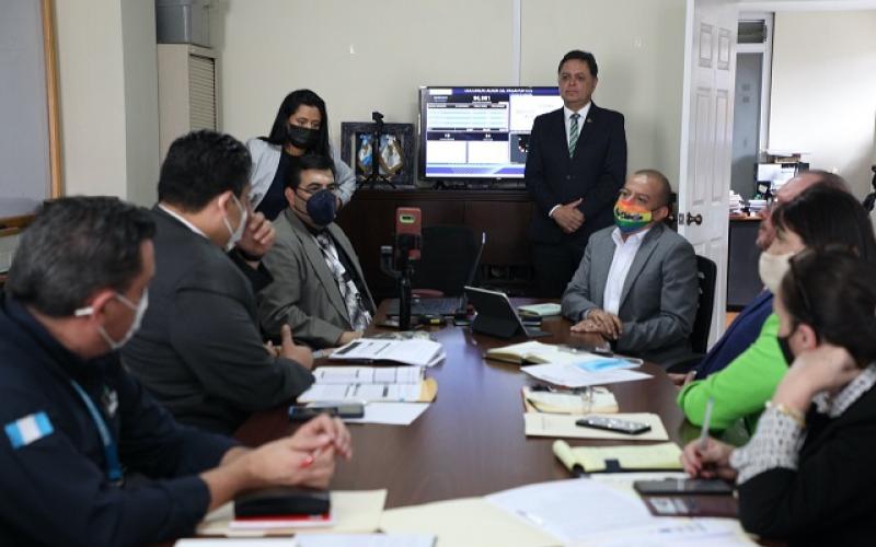 Minex, IGM y RENAP atienden reunión de diputado Aldo Dávila sobre atención a connacionales en EE. UU.