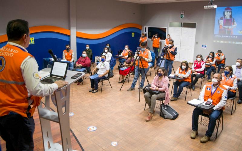 Palabras de bienvenida a cargo del Secretario Ejecutivo de la CONRED, Oscar Estuardo Cossío Cámara.