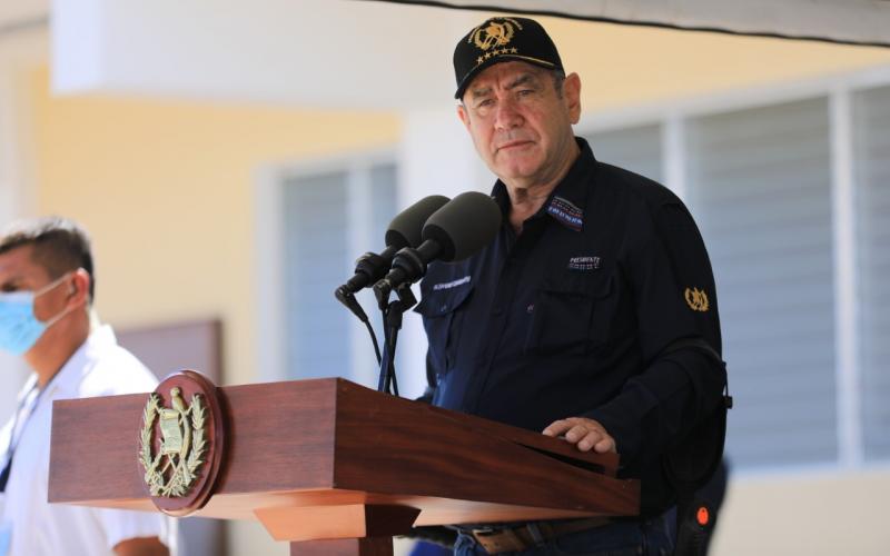 Presidente Alejandro Giammattei inaugura escuela en Gira Presidencia 2022 en Santa Rosa