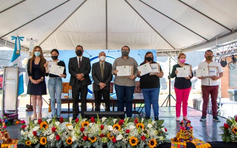 Entrega sellos Mercado Artesanías 