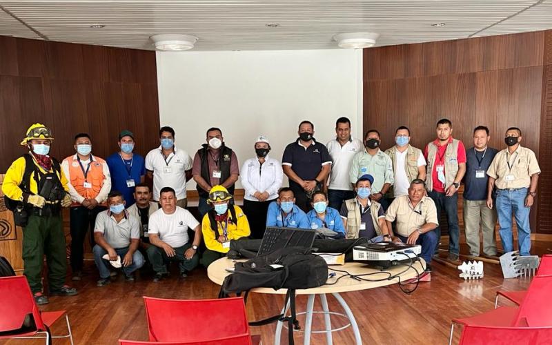 MARN capacita a personal del Parque Nacional Tikal sobre combate de incendios forestales