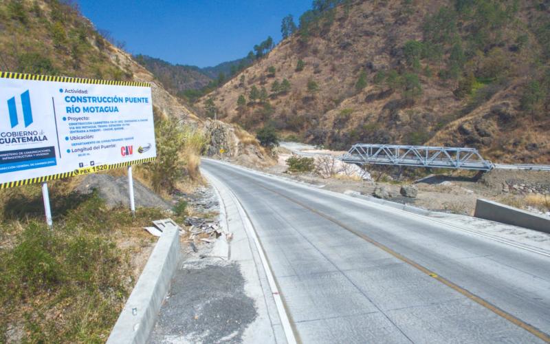 Nueva carretera beneficia a vecinos de Chimaltenango y Quiché  