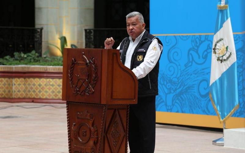 Ministro de Desarrollo informa sobre resultados de programas sociales