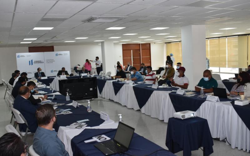 Autoridades de SEGEPLAN, SCEP y MINFIN sostuvieron una reunión con las diferentes comisiones para evaluar los planes estratégicos del CONADUR