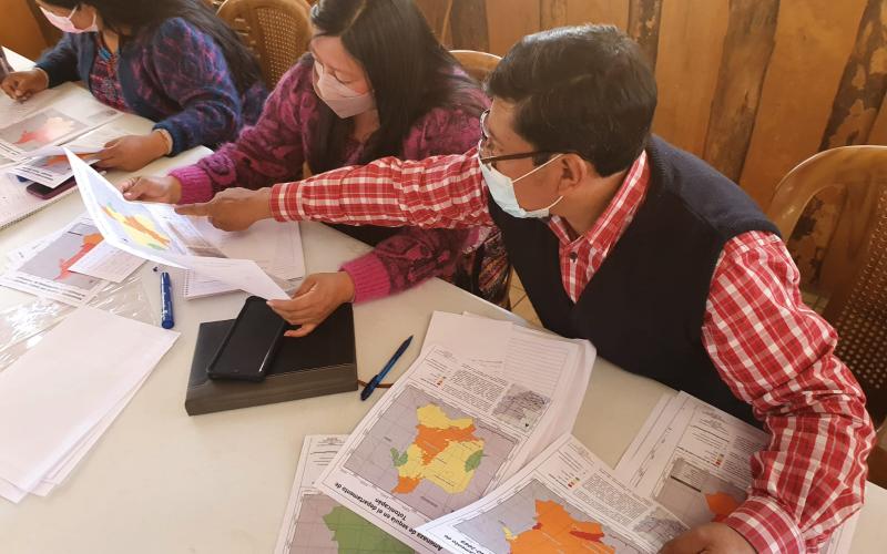 Maestros amplían sus conocimientos sobre cambio climático