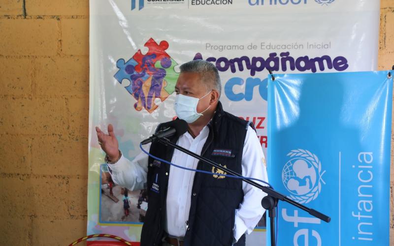 Ministro de Desarrollo verifica cumplimiento de programa Acompáñame a Crecer