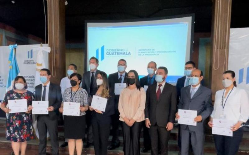 10 beneficiaros de la beca Formato Educativo Escuela de Negocios de España