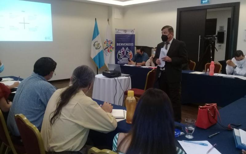 Personal de Mides y PMA analiza programa Jóvenes Protagonistas 