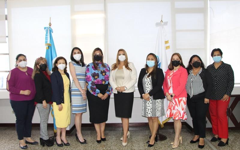 Directora de Onsec junto con la Unidad Especializada en Riesgo 