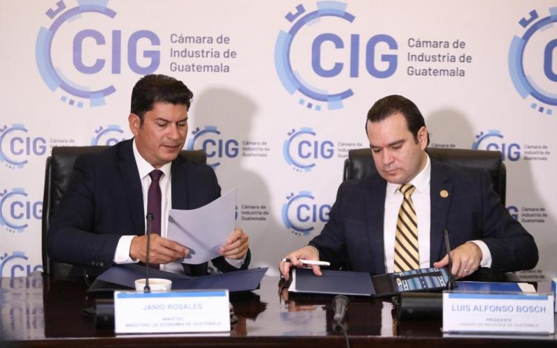 Ministro participó en ruda de prensa con autoridades de la CIG.