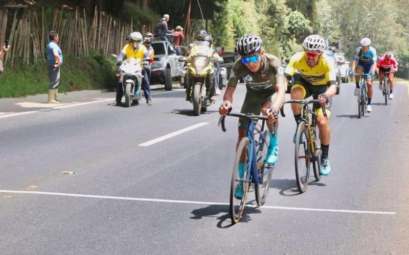 Melvin Borón, del equipo de ciclismo del Ejército de Guatemala se posiciona en tercer lugar del ranking nacional de ciclismo