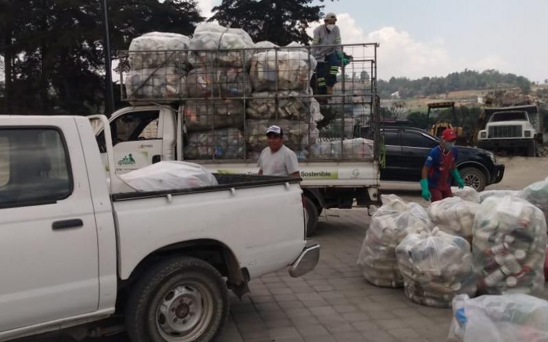 Recolección de recipientes químicos en Chimaltenango reduce la contaminación