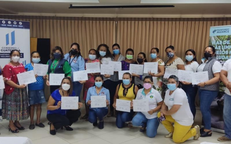 Delegaciones de Chimaltenango, Escuintla y Petén siguen capacitando sobre el Reglamento 164-2021