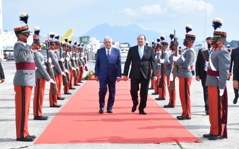 Canciller recibe a AMLO