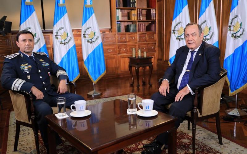 En Consulta con el Dr. Giammattei 