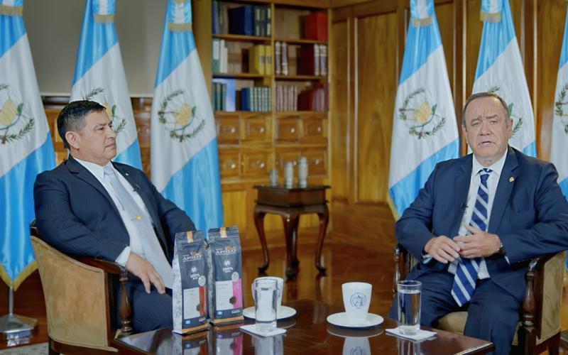 En Consulta con el Dr. Giammattei