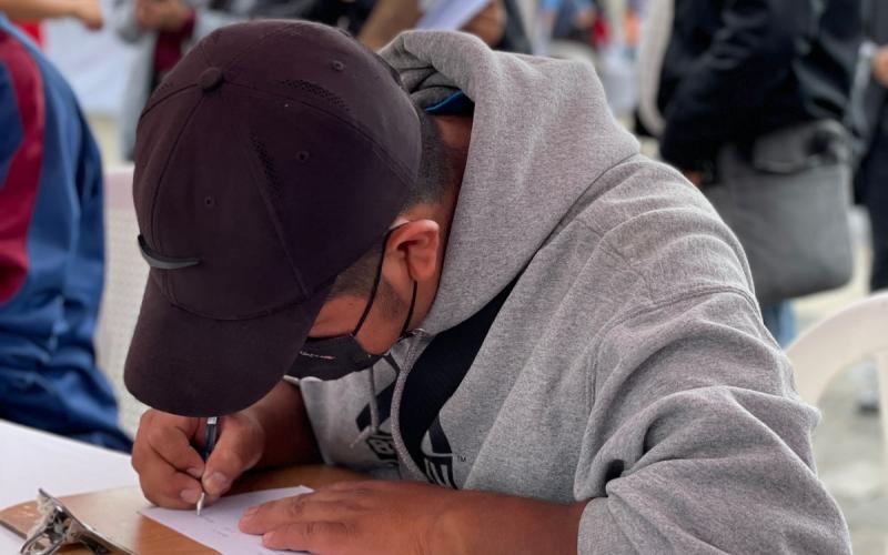 Usuario de Feria del Empleo en conmemoración del Día del Trabajo 2022