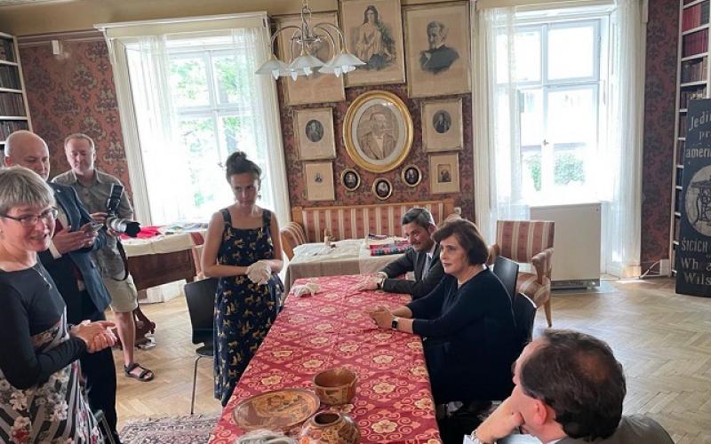 Ministerio de Relaciones Exteriores de Guatemala promueve intercambio cultural con museo en República Checa