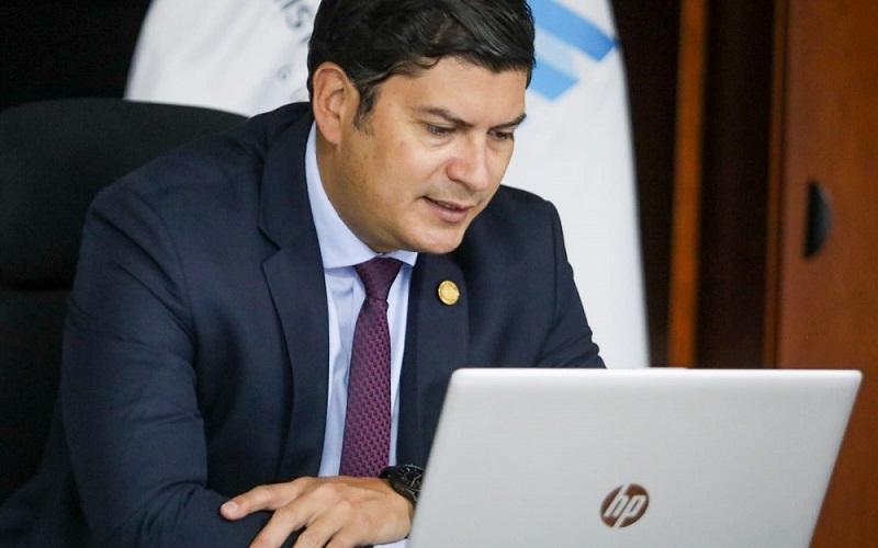 MINISTRO DE ECONOMÍA, jANIO ROSALES.