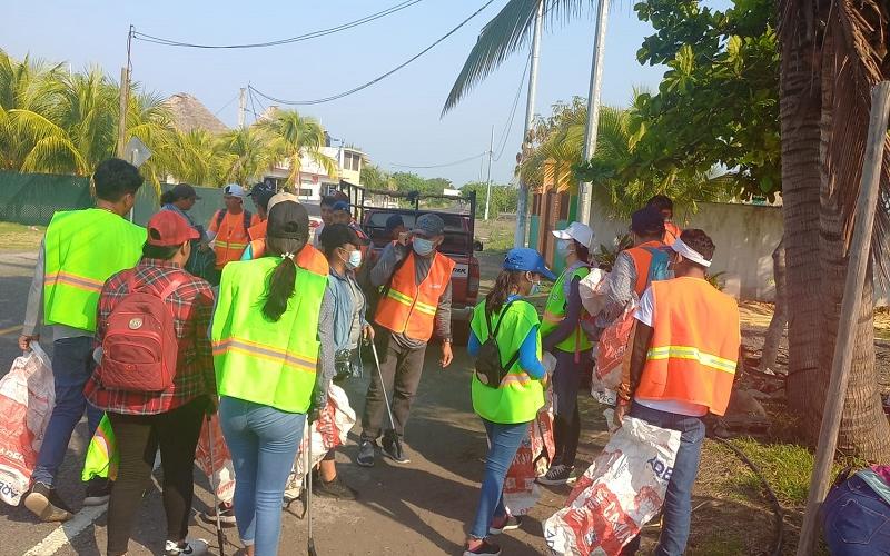 Vecinos de Chiquimulilla se unen en jornada de limpieza