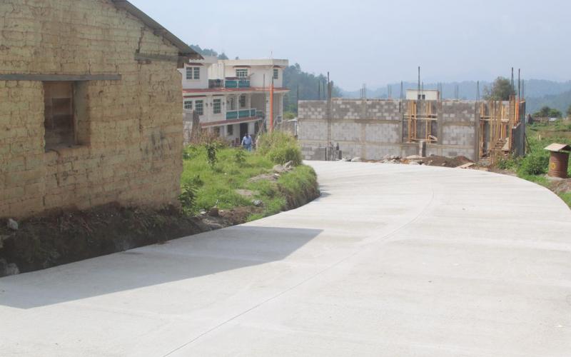 Fodes mejora camino en Totonicapán, Totonicapán