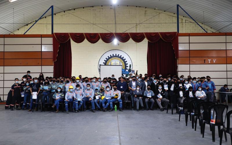 Estudiantes aprenden sobre el correcto manejo de las aguas residuales