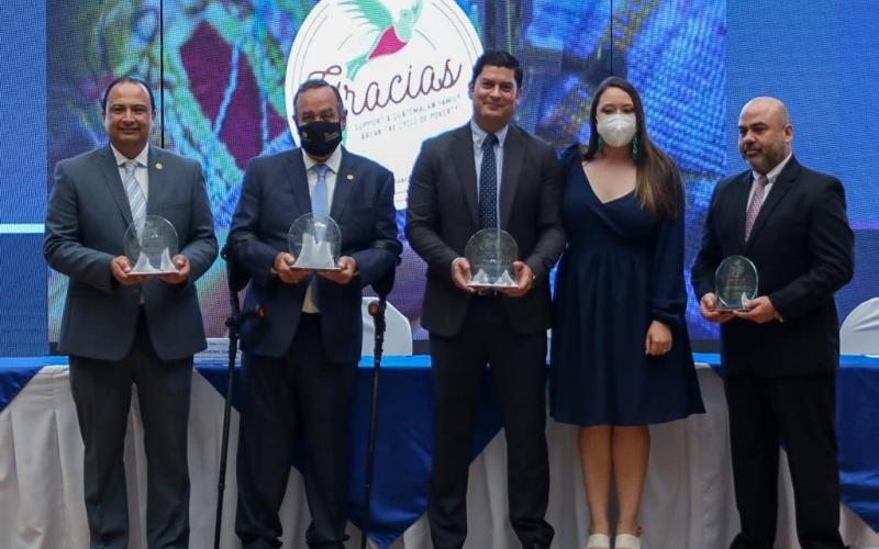 El presidente Giammattei inauguró el evento.