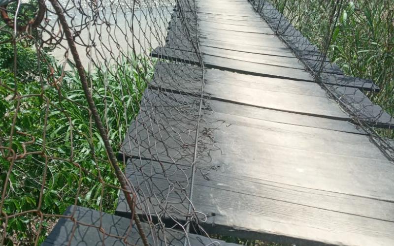 Puente de hamaca afectado, debido al colapso estructural en Laguneta, Ixtahuacán, Huehuetenango.