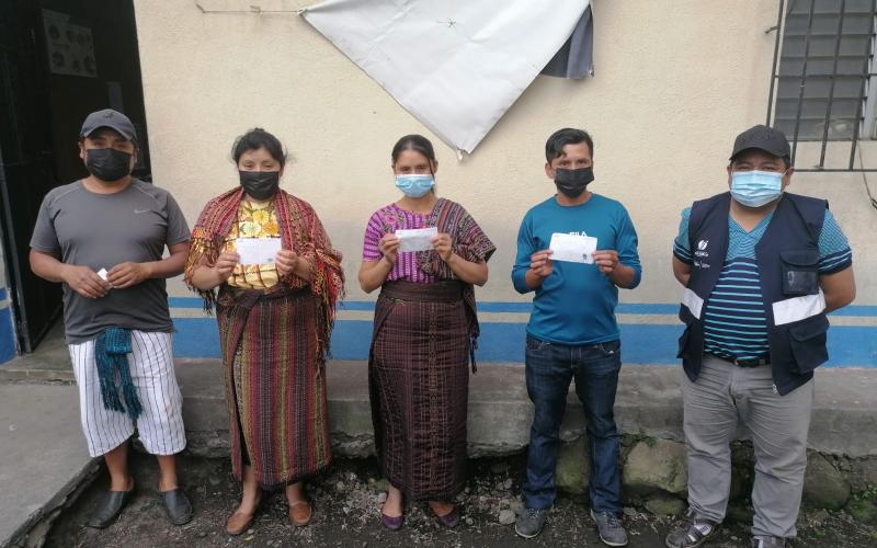 Personas usuarias de Beca Media en Santiago Atitlán, Sololá