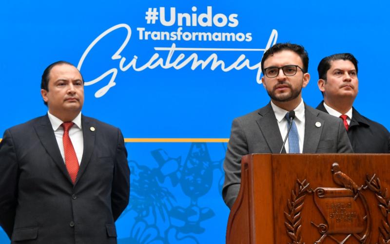 Secretario de Comunicación Kevin López y ministros de Relaciones Exteriores y Mineco