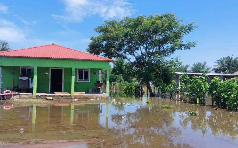 Inundación en la aldea El Chile, Iztapa, Escuintla.