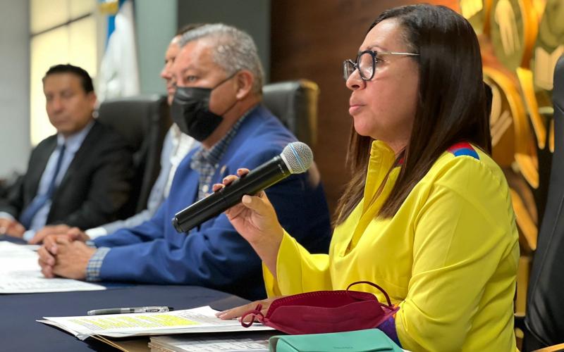 Representante del Banco Mundial junto a ministro de Desarrollo Social