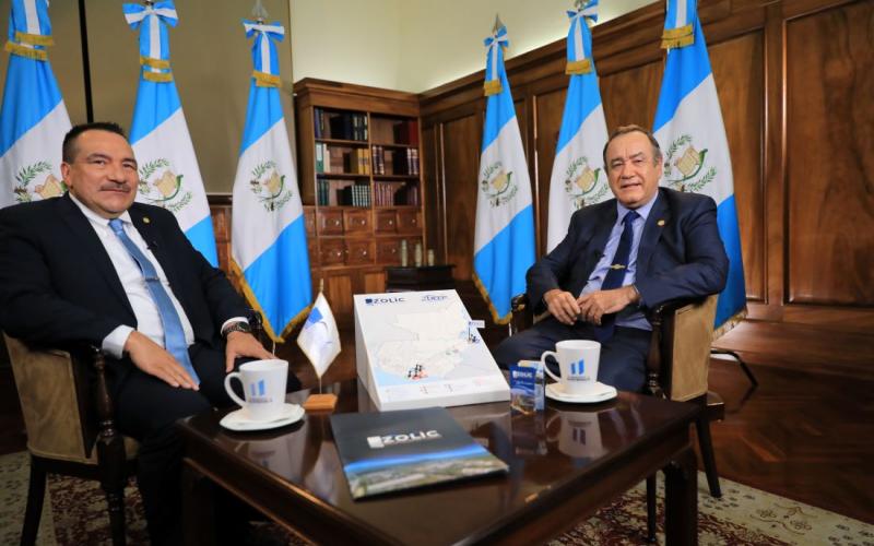 En Consulta con el Dr. Giammattei