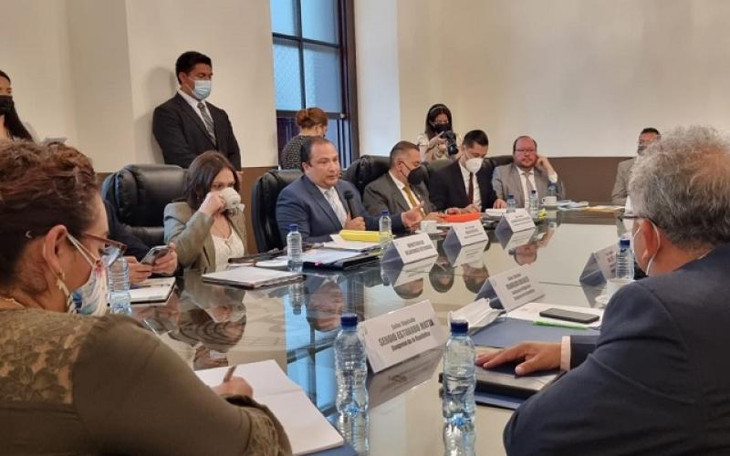 Canciller y Comisión del Migrante del Congreso abordan asuntos de atención a connacionales en el exterior