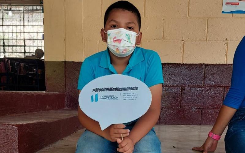 Niños de San Jerónimo, Baja Verapaz, celebran el Día del Medio Ambiente