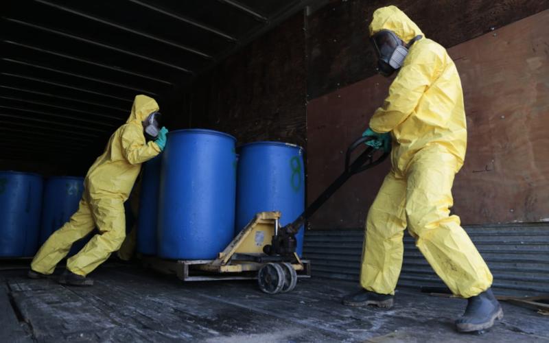 Trasladan 160 toneles de precursores químicos para su destrucción