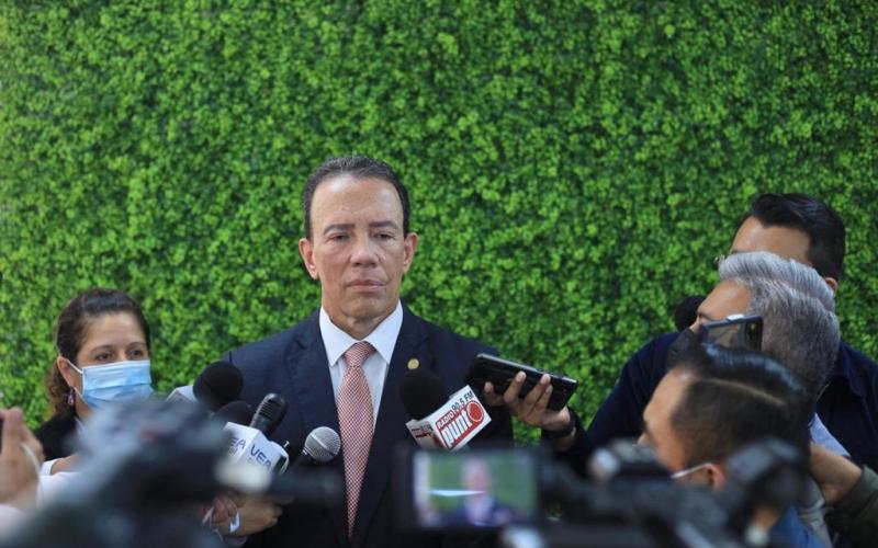 El Ministro de Finanzas Públicas, brinda detalles de su viaje a Washington, D.C. en donde se reunión con autoridades del Banco Mundial y del FMI