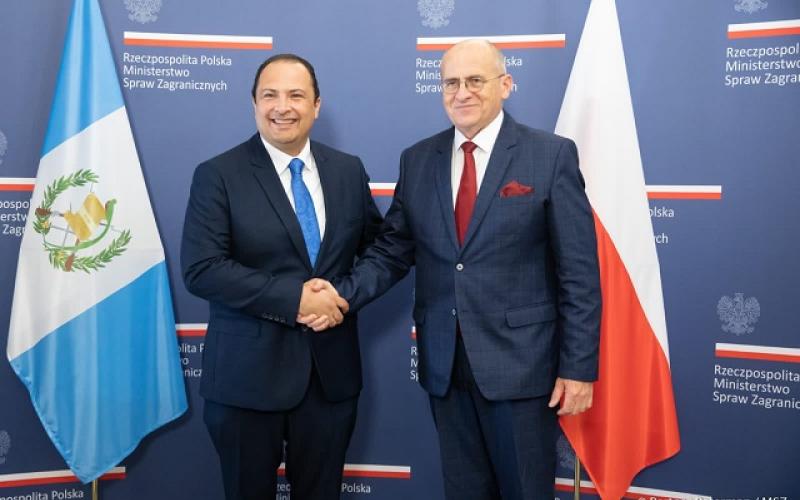Cancilleres de Guatemala y Polonia abordan asuntos políticos, económicos y comerciales