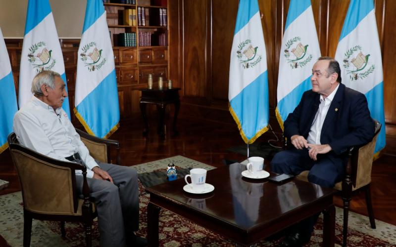 En Consulta con el Dr. Giammattei