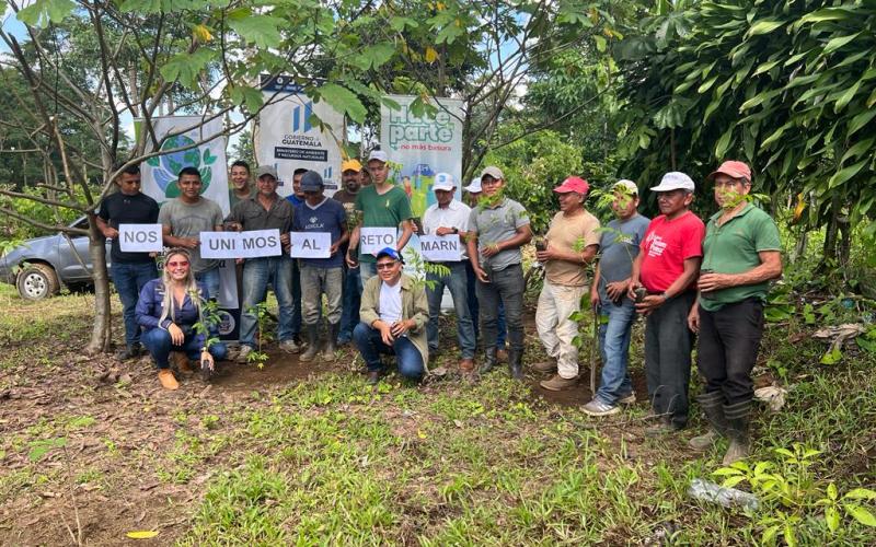 Suchitepéquez planta mil 800 árboles como parte del  #RetoMARN