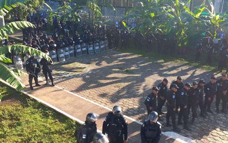 Localizan celulares y objetos punzocortantes durante requisa en Centro Carcelario