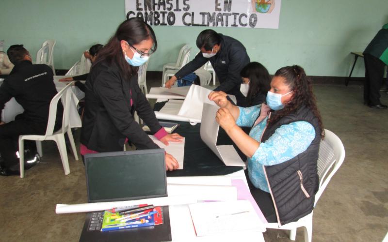 Sociedad civil de Tecpán recibe diplomado de cambio climático