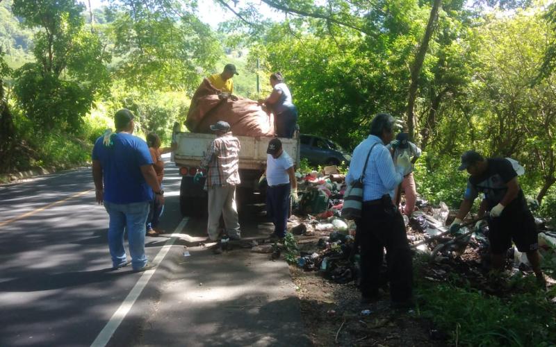 Chiquimulilla se une para eliminar vertederos ilegales
