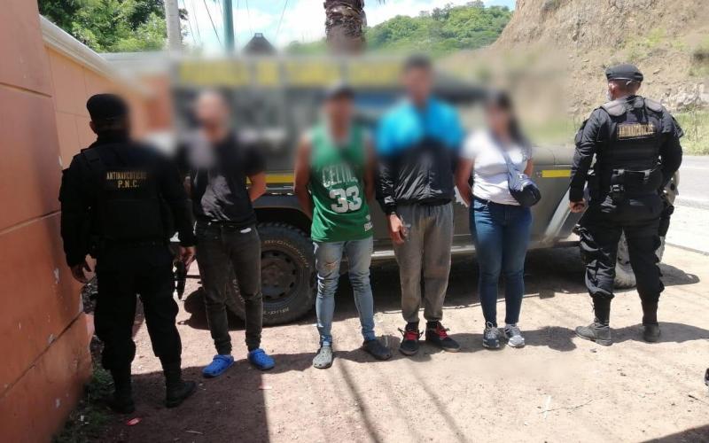 Remiten a 17 migrantes venezolanos y hondureños