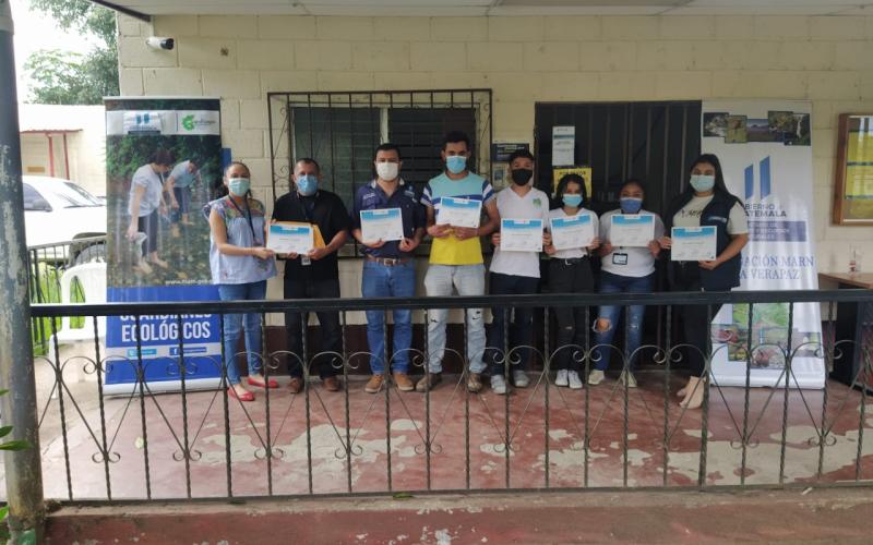 Jóvenes de Salamá son certificados como Guardianes Ecológicos