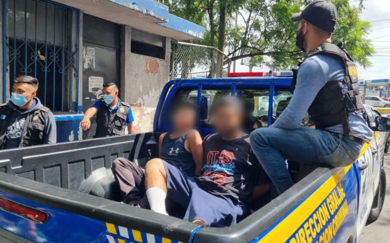Presuntos pandilleros capturados por amenazas y extorsión en Hospital Roosevelt