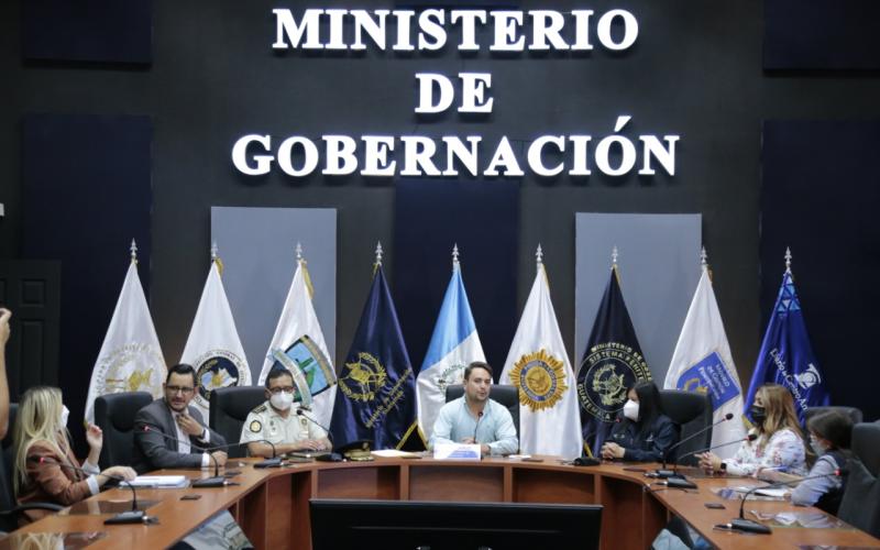 35 mil afiches serán distribuidos para fortalecer campañas preventivas